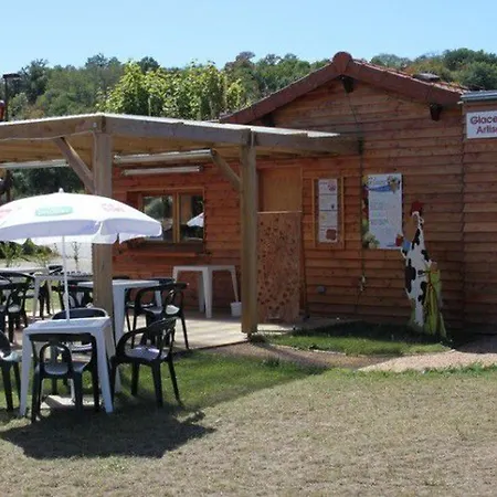 Mobil-home Pour 6 Personnes Avec Terrasse A Lempdes-sur-allagnon - Api-1-52-616 *