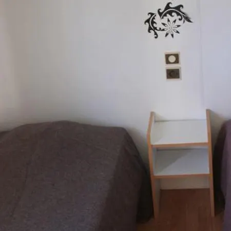Mobil-home Pour 6 Personnes Avec Terrasse A Lempdes-sur-allagnon - Api-1-52-616